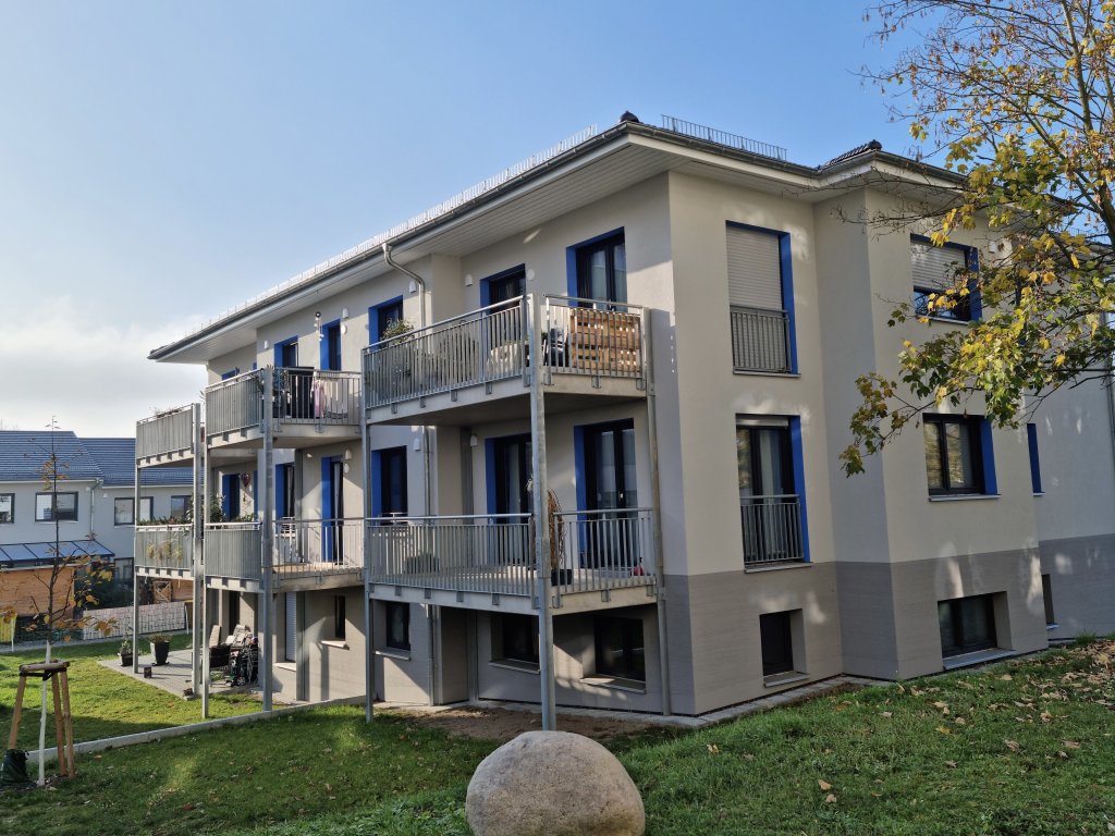 Referenzbild einer Balkonanlage an einem Haus