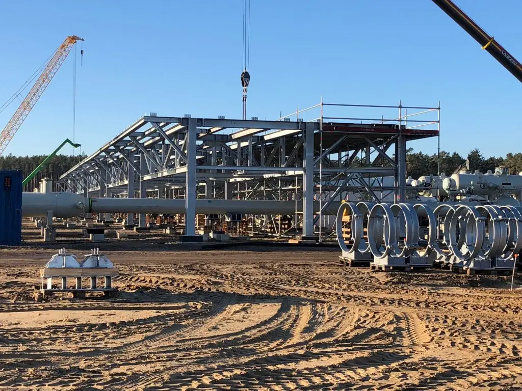 Bau einer Rohrbrücke